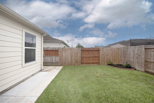 Building Photo - 2753 Foster Hill Dr
