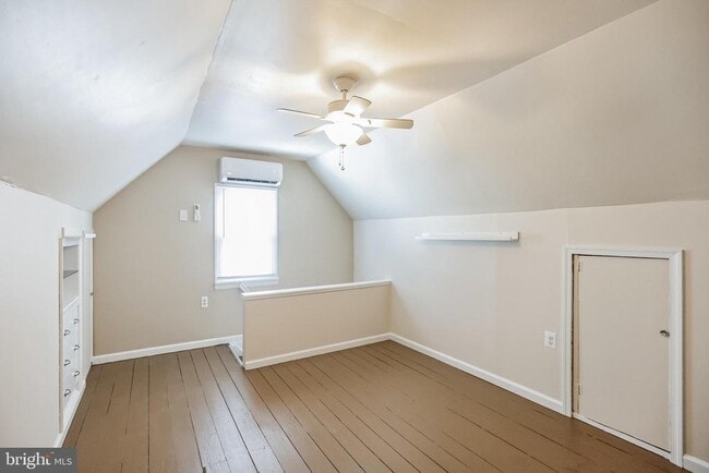 Building Photo - 808 Monroe Ave