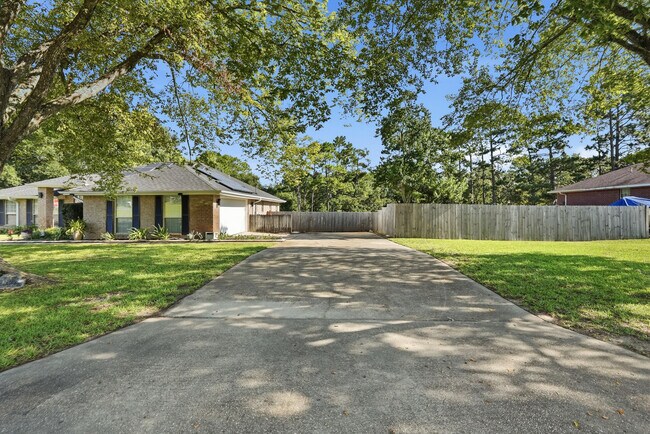 Building Photo - 4881 Traxx St