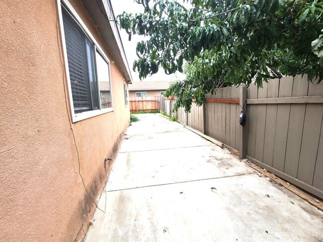 Building Photo - 424-26 Delaware st