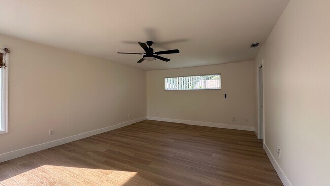 Building Photo - 935 Shriver Cir