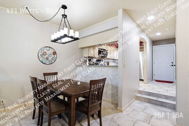 Building Photo - 421 Watts-B5