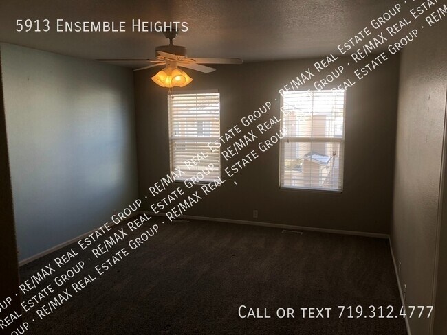 Building Photo - 5913 Ensemble Heights