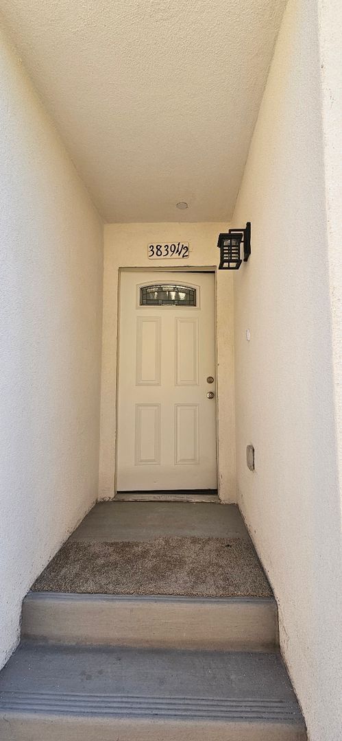 Building Photo - 3839 Woodlawn Ave