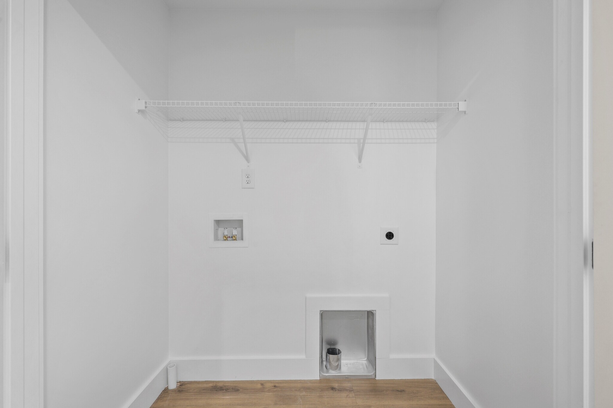 Building Photo - 214 E Morelia Ave