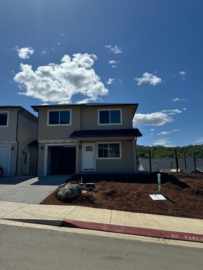 Primary Photo - Newer West Roseburg 3-Bedroom, 2.5-Bath Townhouse