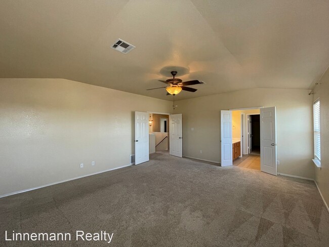 Building Photo - 3 br, 2.5 bath House - 4208 Cessnock Drive