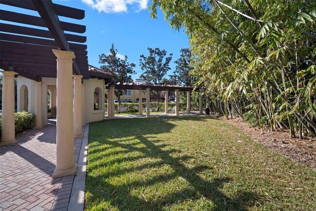 Building Photo - 435 S Oregon Ave