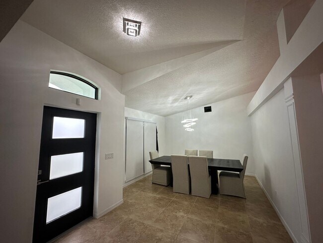 Building Photo - Modern 3-Bedroom Single-Family Home for Re...
