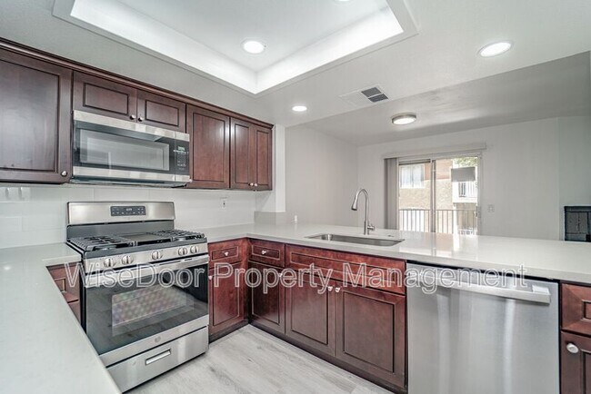 Primary Photo - 1025 N Tippecanoe Ave