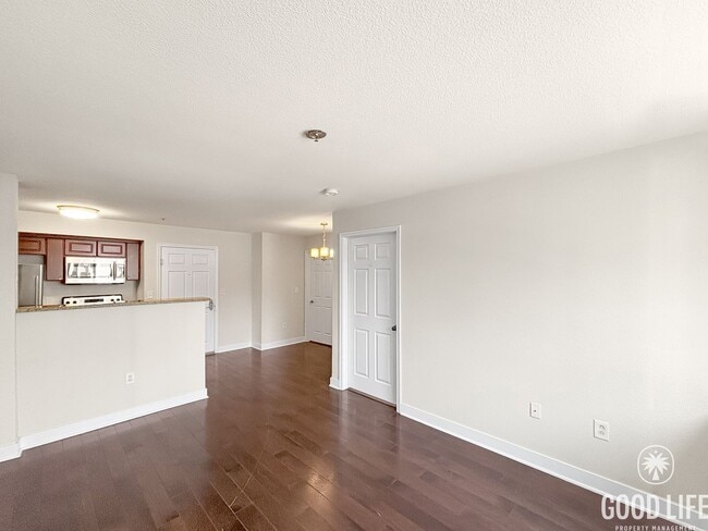 Building Photo - Stunning 2BD/2BA Condo in Little Italy W/ ...