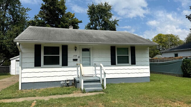 Primary Photo - 1718 Cass Ave
