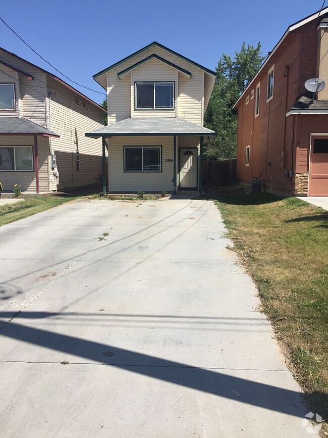 Building Photo - $1895..00 - 2 Bed/2.5 bath on the Bench.....