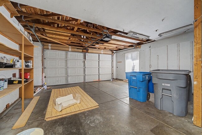 Building Photo - Freshly Updated 4-Bedroom Home with Central A/C & Garage