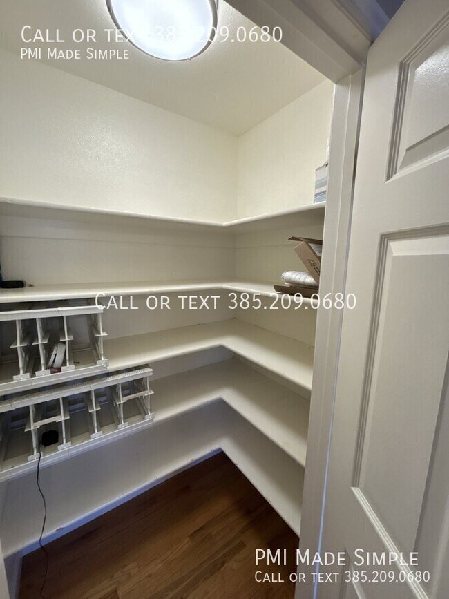 Building Photo - Fantastic 3-Bedroom Townhome in Provo