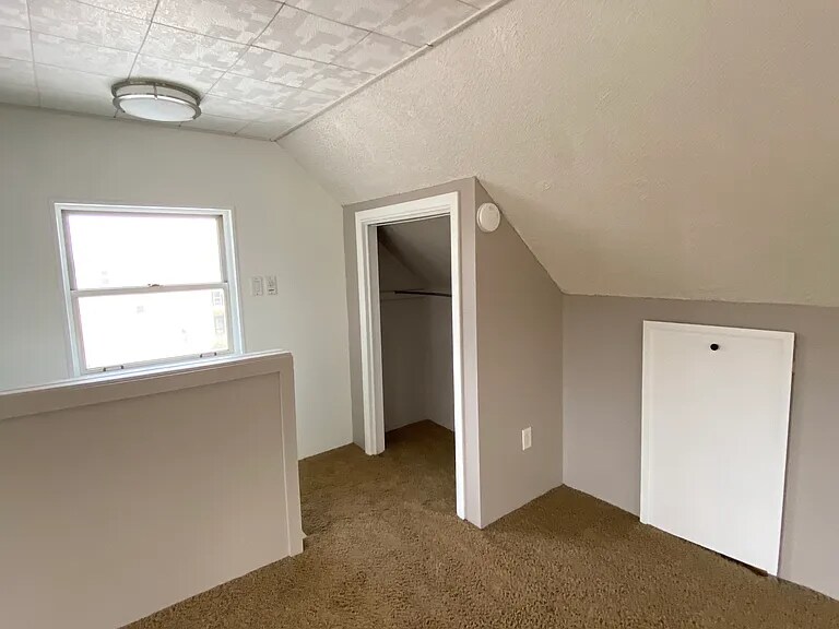 Building Photo - 31 N Park Ave