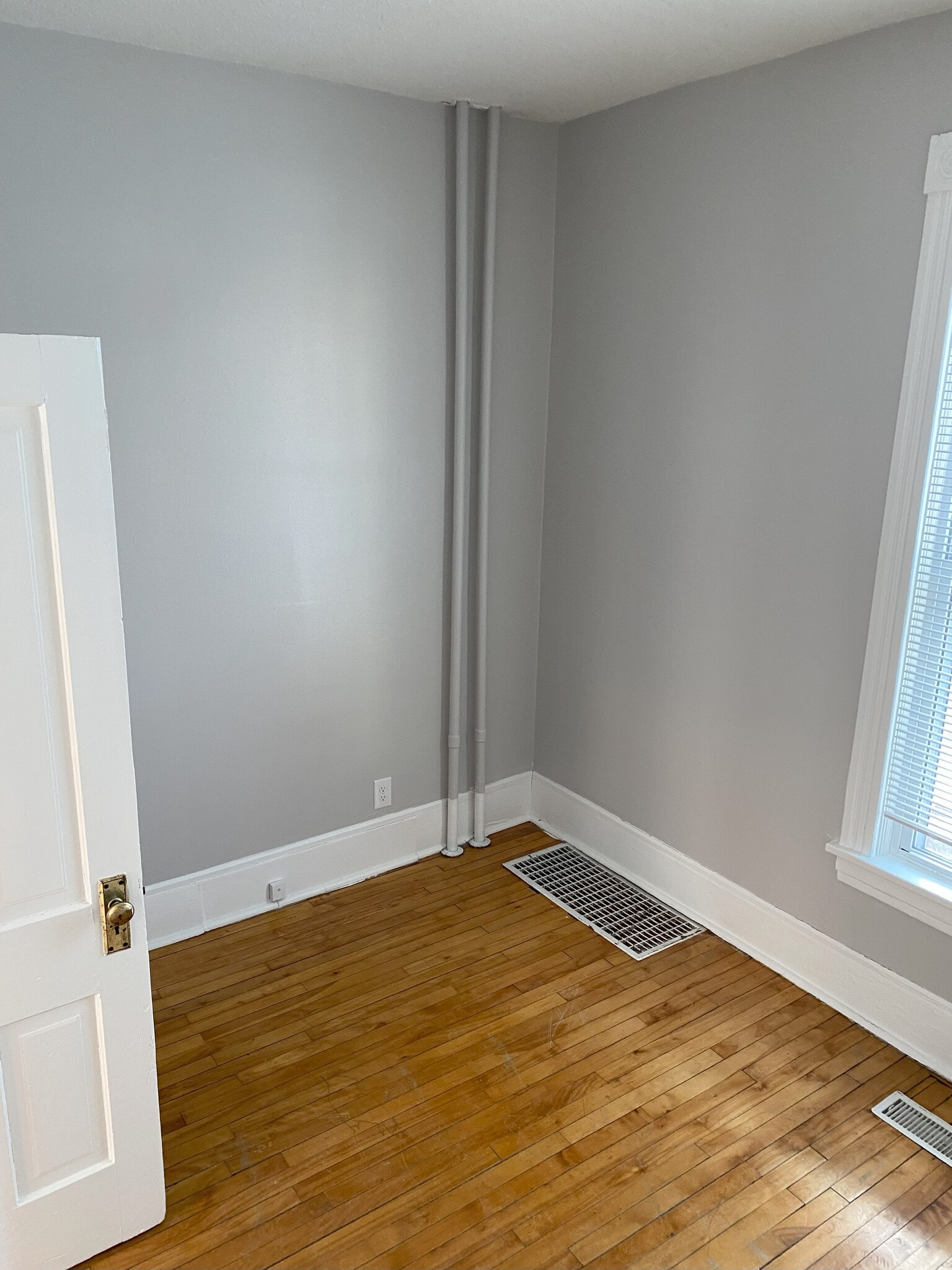 bedroom - 2730 pleasant Ave S