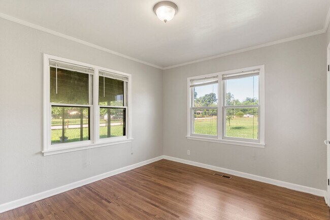 Building Photo - Newly renovated home with a large yard per...