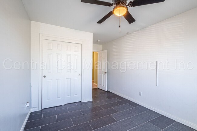 Building Photo - 3 Bedroom/2 Bath Home in Tyner Ranch - $22...