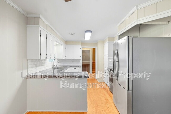 Building Photo - 4850 Ellen Ave