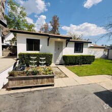 Building Photo - Charming Studio in Altadena