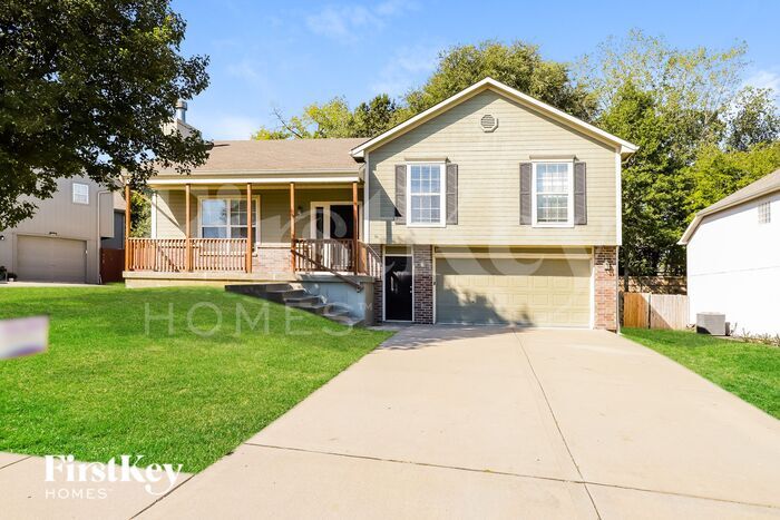 Primary Photo - 8024 N Spruce Ave