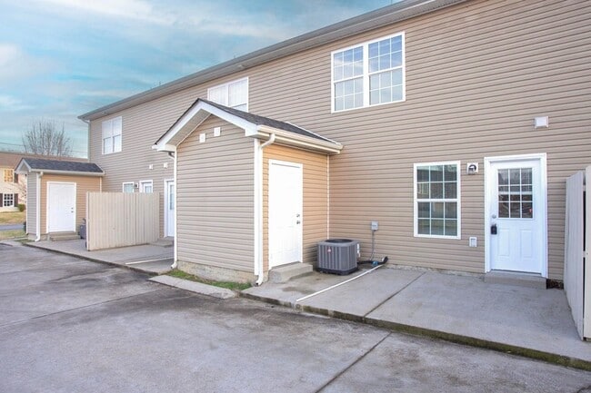 Building Photo - 1355 Macedonia Dr