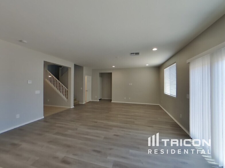 Building Photo - 10555 W Crown King Rd