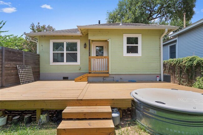 Building Photo - 1102 Woodland Ave