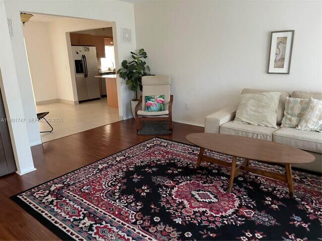 Building Photo - 314 SE 4th St