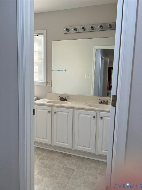 Building Photo - 4925 Saddleridge Ct