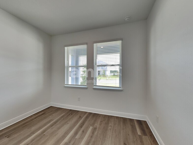 Building Photo - 14526 Cedar ml dr