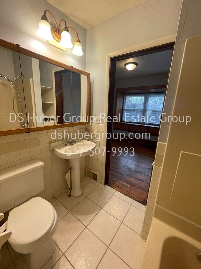 Building Photo - 805 Comfort St