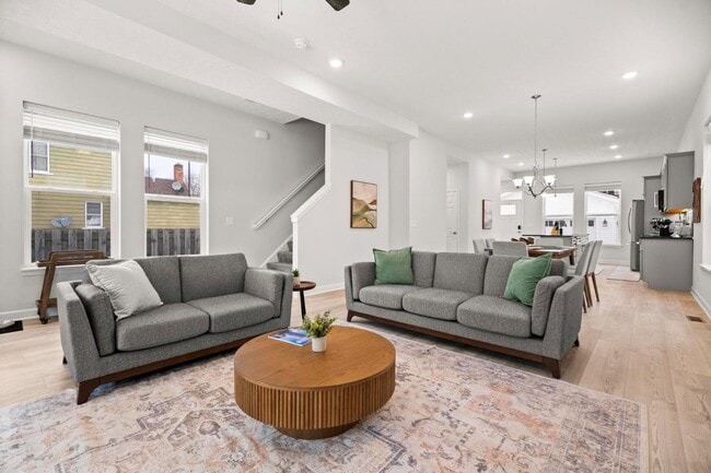 Building Photo - 2273 E 100th St