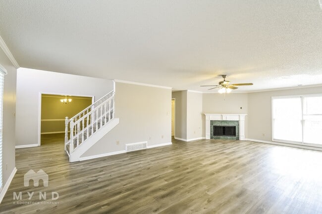 Building Photo - 8819 Lindstrom Cove