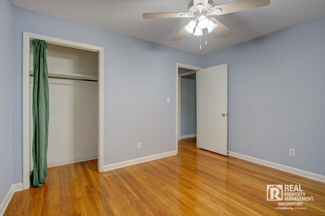 Building Photo - 209 Chucker Dr