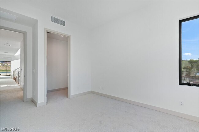 Building Photo - 66 Lakefront Dr