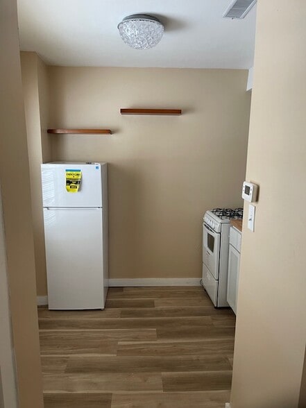 Building Photo - 1438 E 45th St