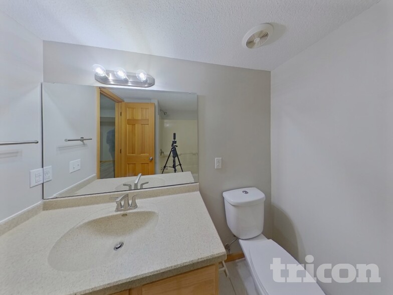 Building Photo - 209 Greenbriar Ln