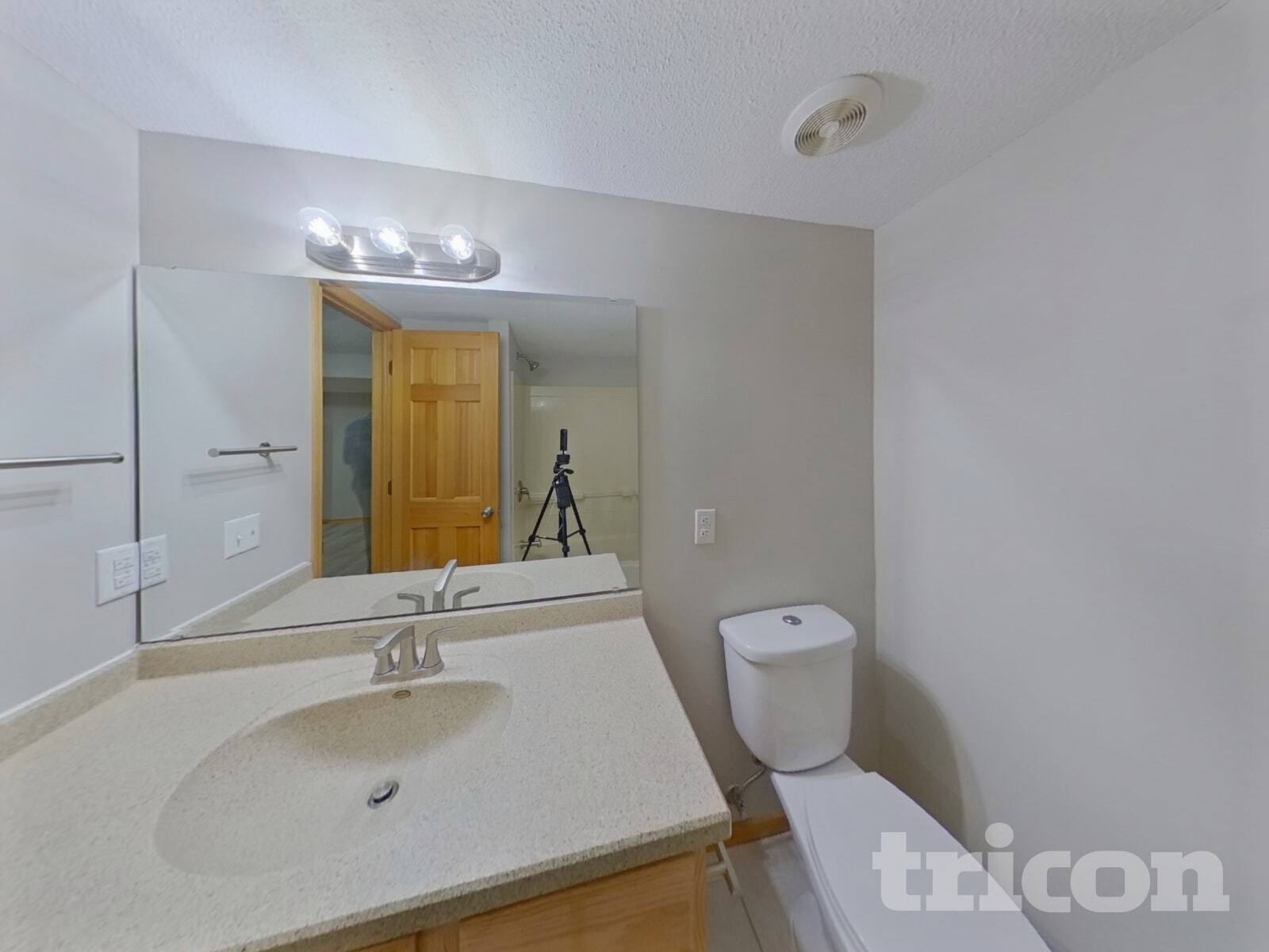 Building Photo - 209 Greenbriar Ln