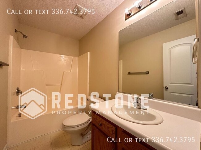 Building Photo - 610 Thistle Dr
