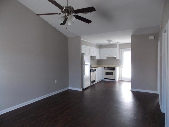 Primary Photo - 140 Lanier Dr