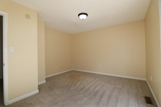 Building Photo - 109 Floyd Ct