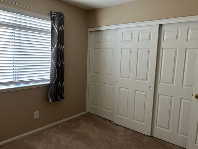 Building Photo - Single story home at Desert Shores