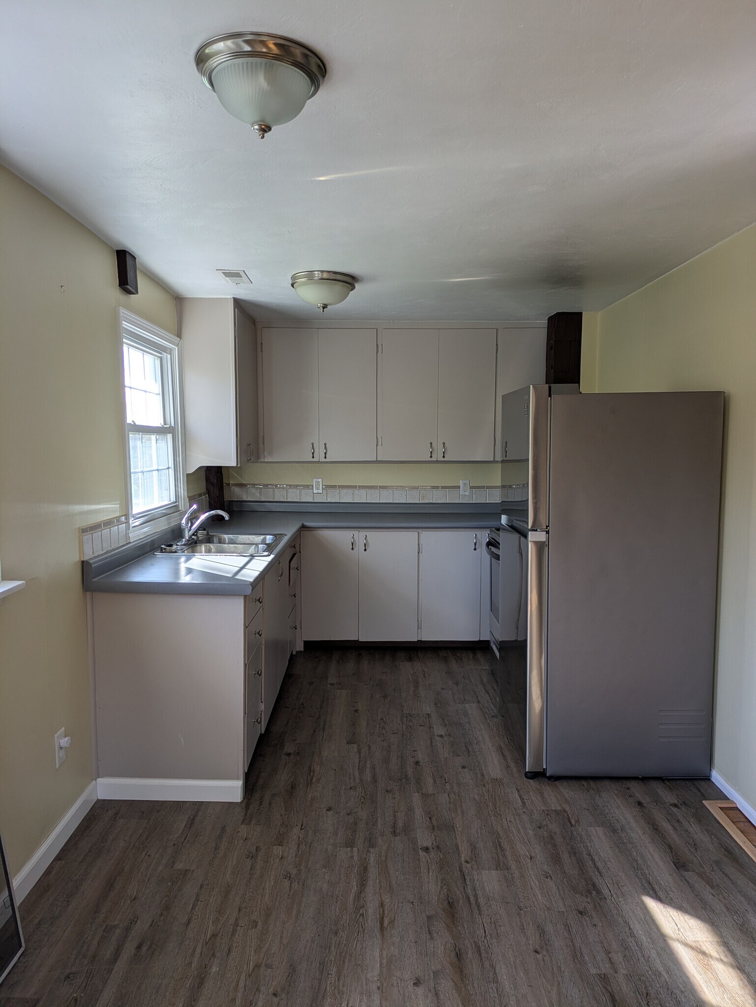 Building Photo - 11220 Vista Dr