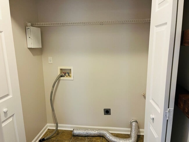 Building Photo - Beautiful 3 bedroom, 2 bathroom home located in Grantville! Must see!