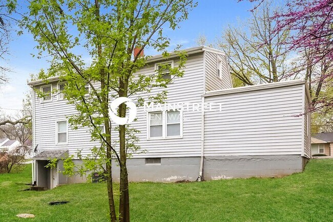 Building Photo - 3 Bedroom Pet-Friendly Home in Kansas City...
