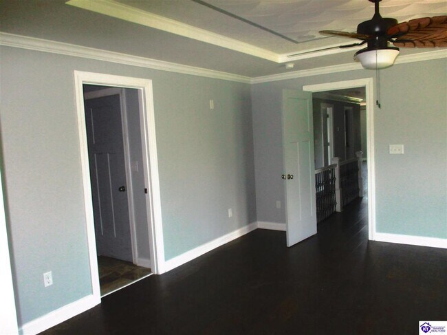 Building Photo - 130 Diamond Ct