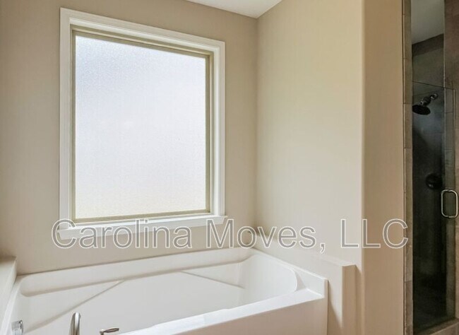 Building Photo - 3 Rocky Meadow Ct