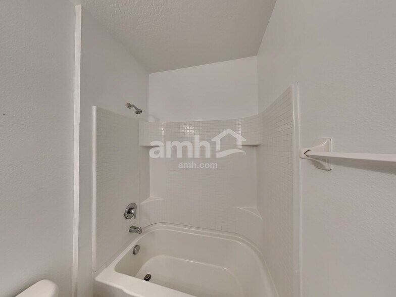 Building Photo - 5010 Windbourne Way